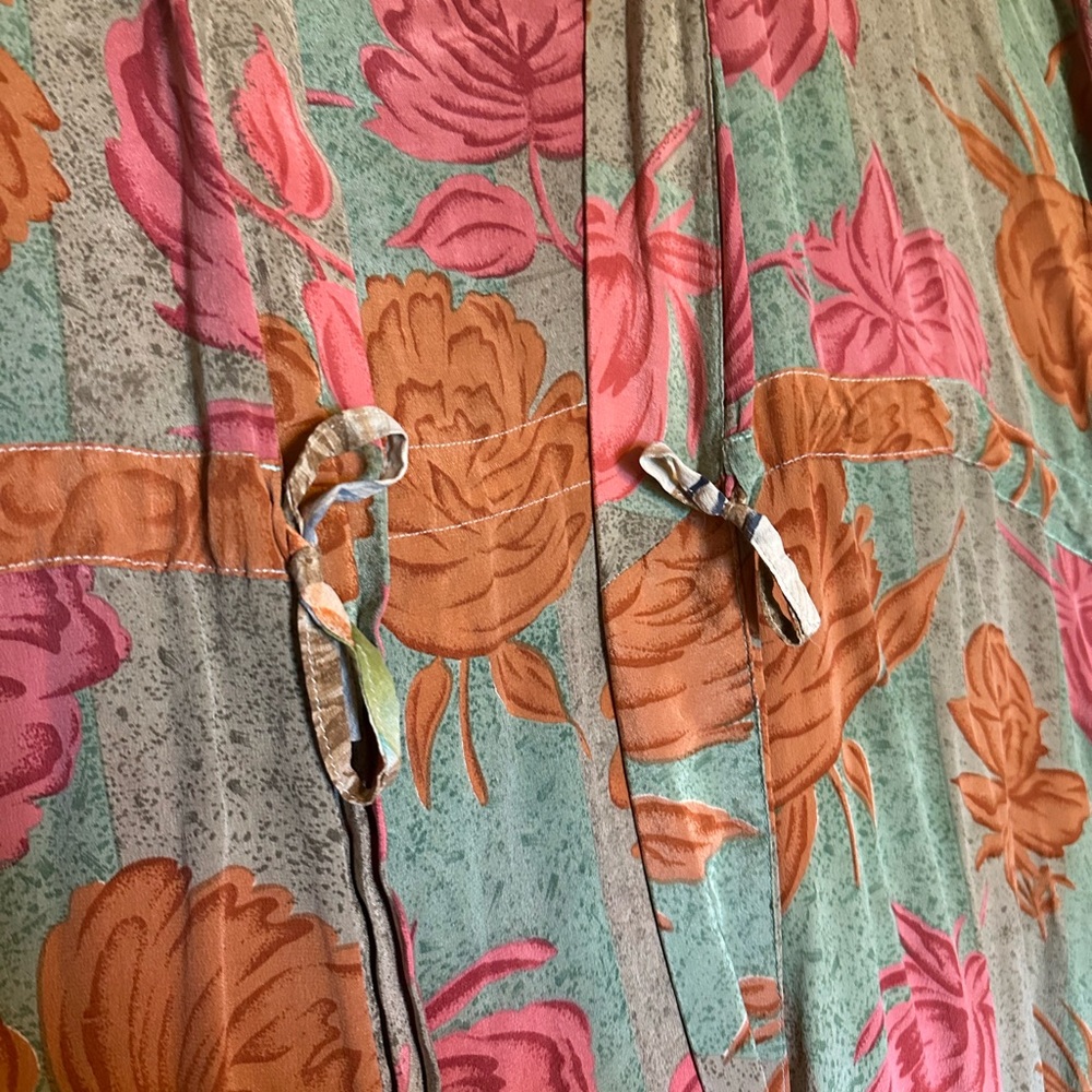 Kantha Bae Floral Silk Dreamweaver Kimono - Picture 2 of 7